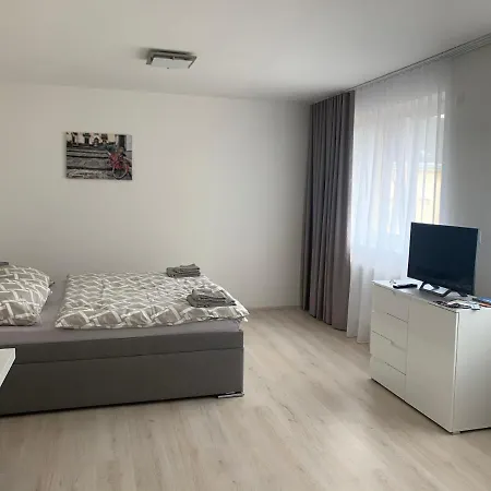 Modern In The City Center Apartment *